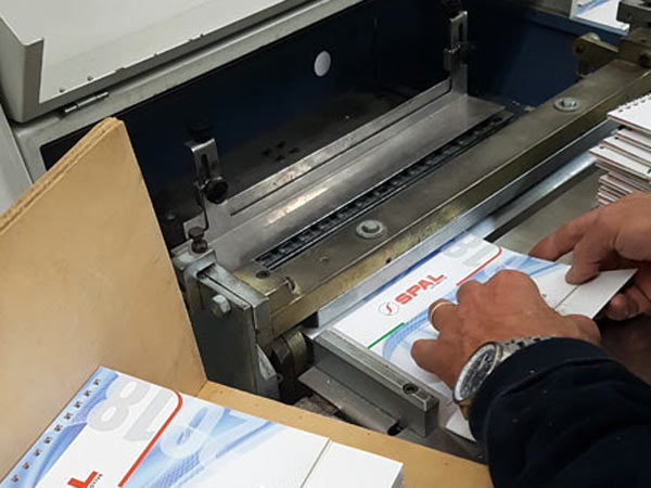 Lavorazione-spiralatura-diari-e-planning-bologna Lavorazione-spiralatura-diari-e-planning-bologna